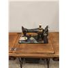Image 2 : REMOTE PICKUP IN SASKATOON - Singer sewing machine with accessories
