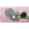 Image 2 : (2) marbles with flaws
