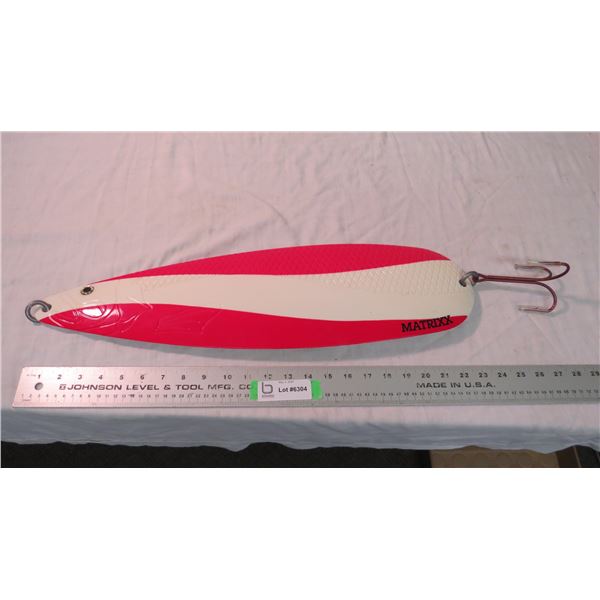Giant wall hanger fish hook - plastic