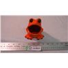 Image 1 : Orange frog scrubby dish