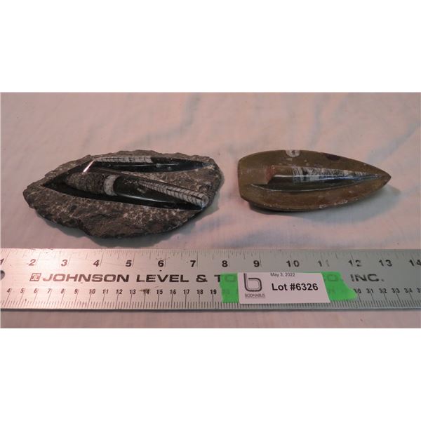 (2) Decorative rock items