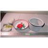 Image 1 : (2) Enamel containers + misc