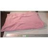 Image 1 : Pink Blanket