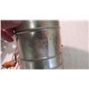 Image 3 : Kitchen utensils flour sifter, beater
