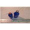 Image 2 : (2) Cobalt blue bottles