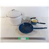 Image 1 : Enamel Pot with lid + frying/cooking pans