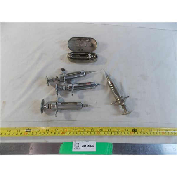 (5) Vintage veterinary needles (1 is Globe laboratories) (1 is Parke Davis Co)