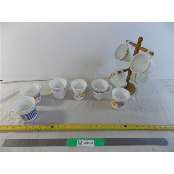 (4) Pyrex cups with tree + (6) corning cups