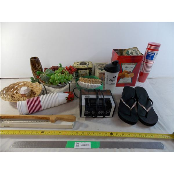 Miscellaneous household lot - coffee filters, solo cups