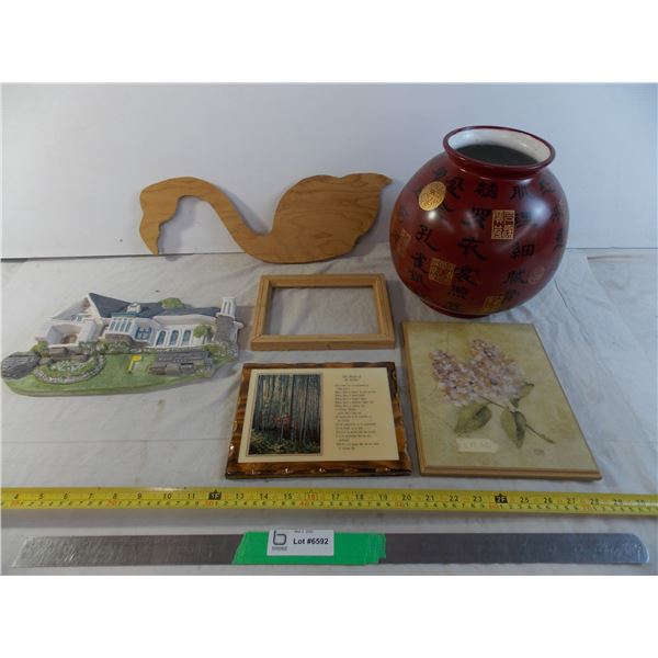 Oriental vase, household ornaments, wall hanger