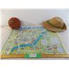 Image 1 : Mini basketball + straw hat + Saskatoon map