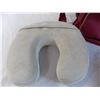 Image 2 : neck pillows with carry bag