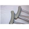 Image 5 : *Crutches