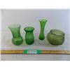 Image 1 : (4) green glass vases