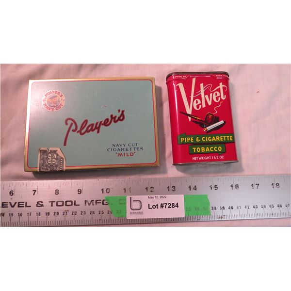 2 tobacco tin, velvet + players