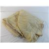 Image 4 : Witney wool blanket (pale yellow with stripes) 62x69