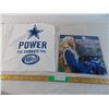 Image 1 : Dallas Cowboys Towel + Cheerleader Calendar