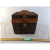 Image 1 : Wicker picnic basket - 13x11x12