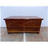 Image 1 : *Wood Table (Storage Chest) filled with blankets - 40x19x19