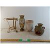 Image 1 : (3) Vases, pottery + glass