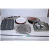 Image 1 : Muffin tins,pie dishes misc baking items