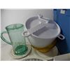 Image 2 : *Tote with lid + kitchen items - pitcher, salad spinner, plates, measuring cup, misc