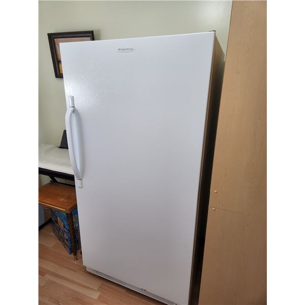 REMOTE PICKUP in Humboldt, SK - Working upright freezer - 17.1 cu ft - 32" w x 26 1/2" deep x 64" H