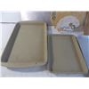 Image 4 : (2) Metal bake sheets + Stone bakeware + wooden wall art