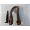 Image 4 : vintage steel clevis + rail spike