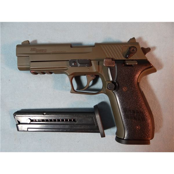 Sig Sauer Mosquito, .22LR w/2 clips, s# F085360