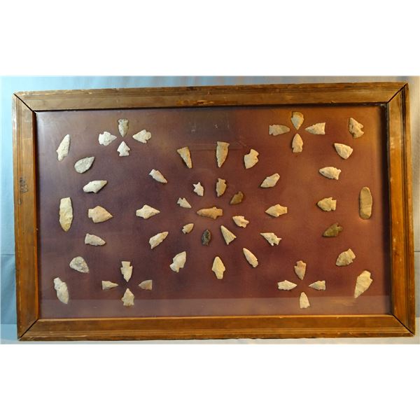 Large tray Indian points & knives, Texas origin, 53 pcs.