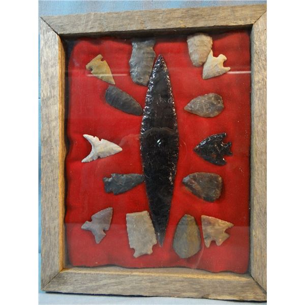 Tray of Indian points, 15 pcs., 14 points, 1 knife