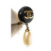 Image 5 : Chanel Black Gold CC Dangle Pearl Earrings