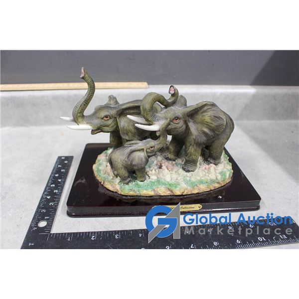 Elephant Family Statue