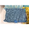 Image 2 : (4) Accent Pillows