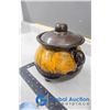 Image 7 : Ceramic Pot w/Lid and Porcelain Decorative Plate
