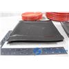 Image 2 : Red and Black Dinnerware
