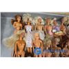 Image 4 : (35) Assorted VIntage and Modern Barbies