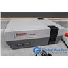 Image 3 : Nintendo Console, (2) Controller, (1) Power Cord and (1) Zapper