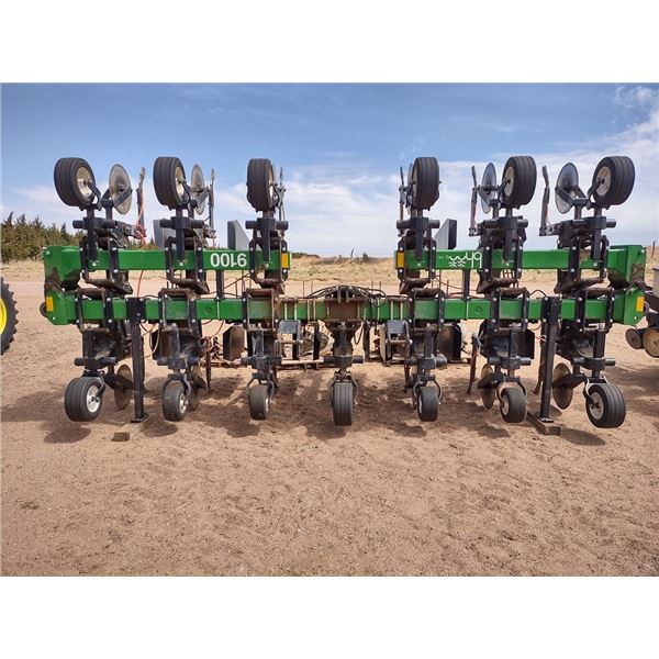 B & H 9100 Cultivator