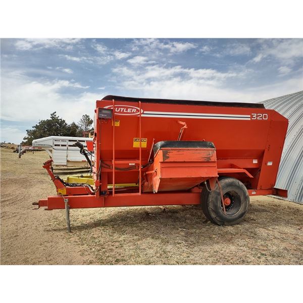 Butler 320 Ensilage Wagon