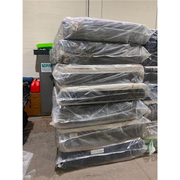 BUYERS CHOICE - Premium Luxury Queen Size Ultra Plush Mattress ( buyer can choose any Queen Size in 