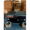 Image 2 : (2) Bosch Rexroth #AGEV2-26861-AA/G24K4M BLOK & Pressure Control Valve #R900500547