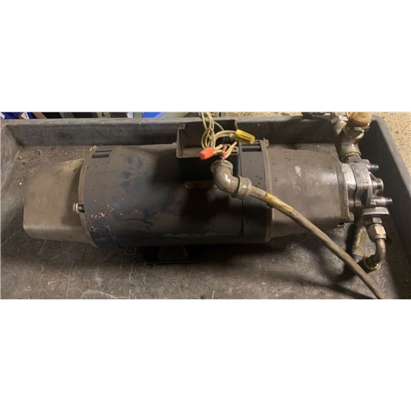 Vickers #65-5-A13R6-23-R Pump w/a Leeson Motor #C6T17DK14B