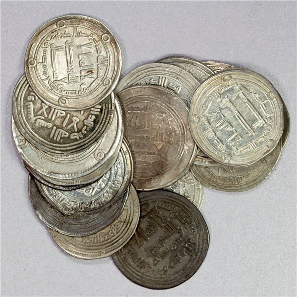 UMAYYAD: LOT of 18 silver dirhams