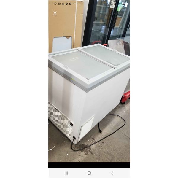 True White glass sliding door ice cream freezer