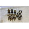Image 1 : 3 STONE EGGS AND METAL COLLECTABLES