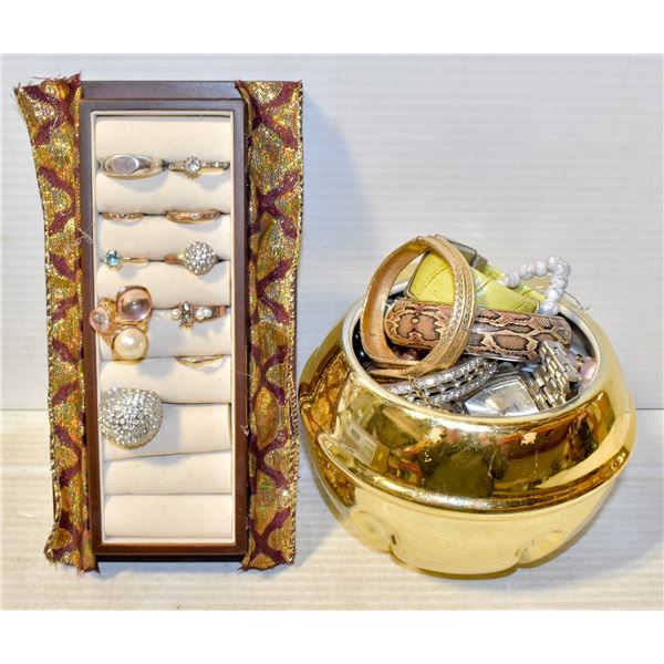 RING HOLDER W/ 11 RINGS W/ GOLDEN CONTAINER FULL