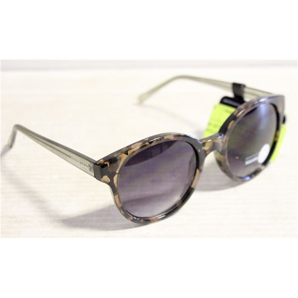 PAIR OF FOSTER GRANT BEAUTY SOLUTIONS SUNGLASSES