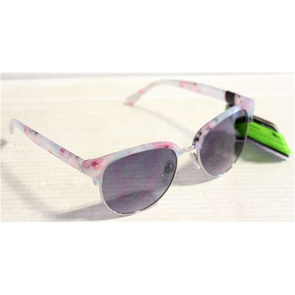 PAIR OF NEW REVLON SUNGLASSES